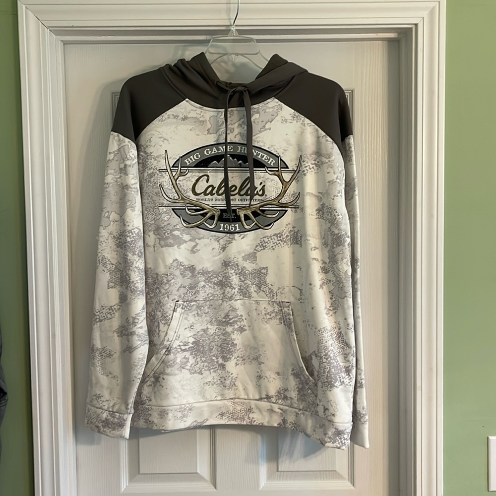 Cabela’s Men’s grey and white camo hoodie-size XL